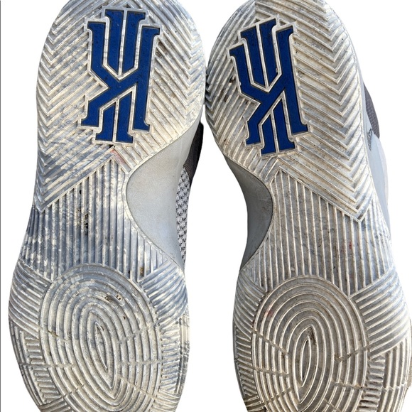 Nike Kyrie 2  Basketball 🏀 Shoes - Picture 4 of 4